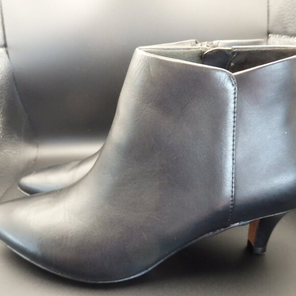 Clark’s Linvale Sea Ultimate Comfort Collection Black Ankle Heeled Boots - Picture 4 of 12